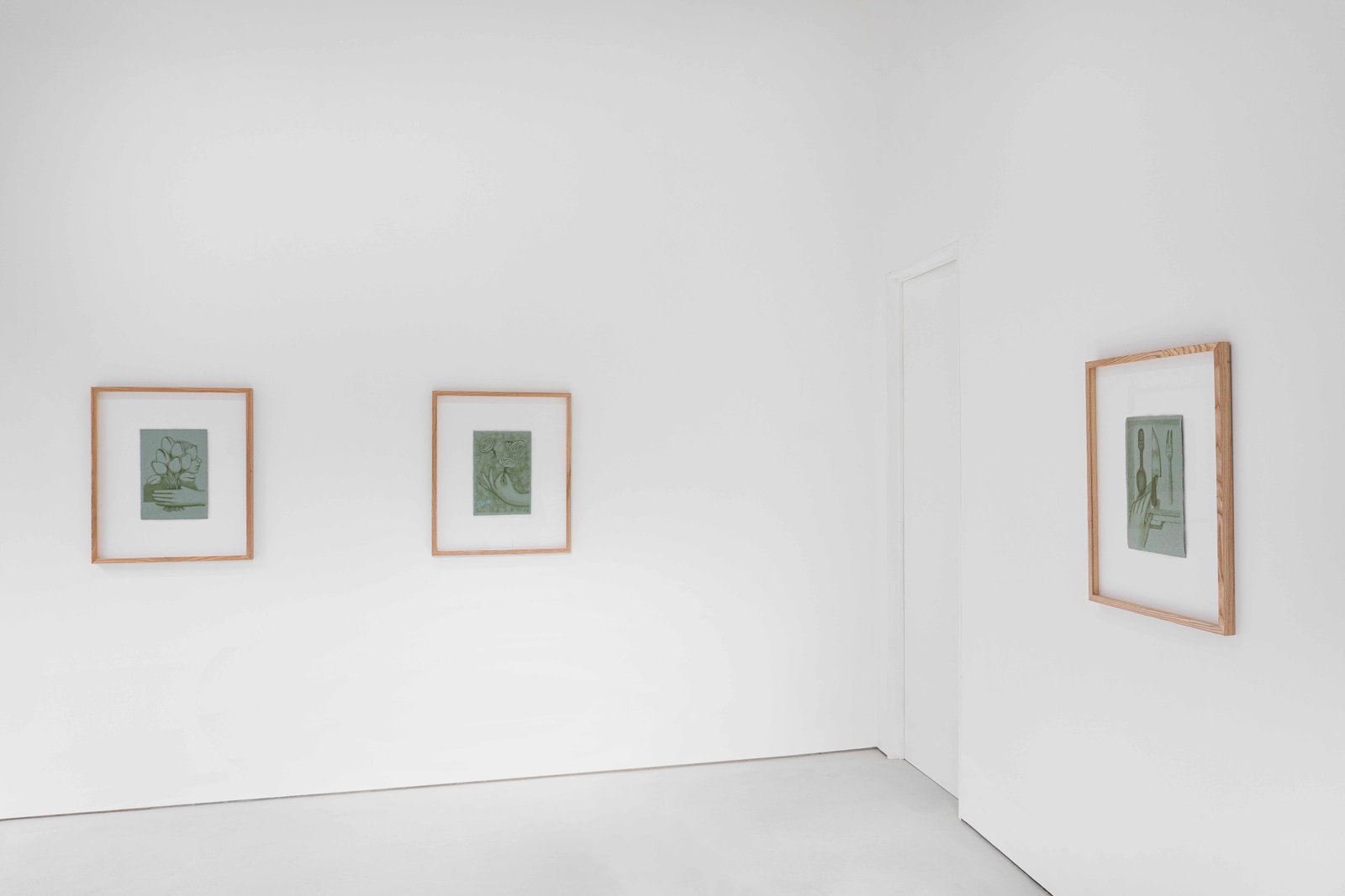 Veduta dell'installazione di Gwen Evans, 2024, William Hine Gallery, Londra