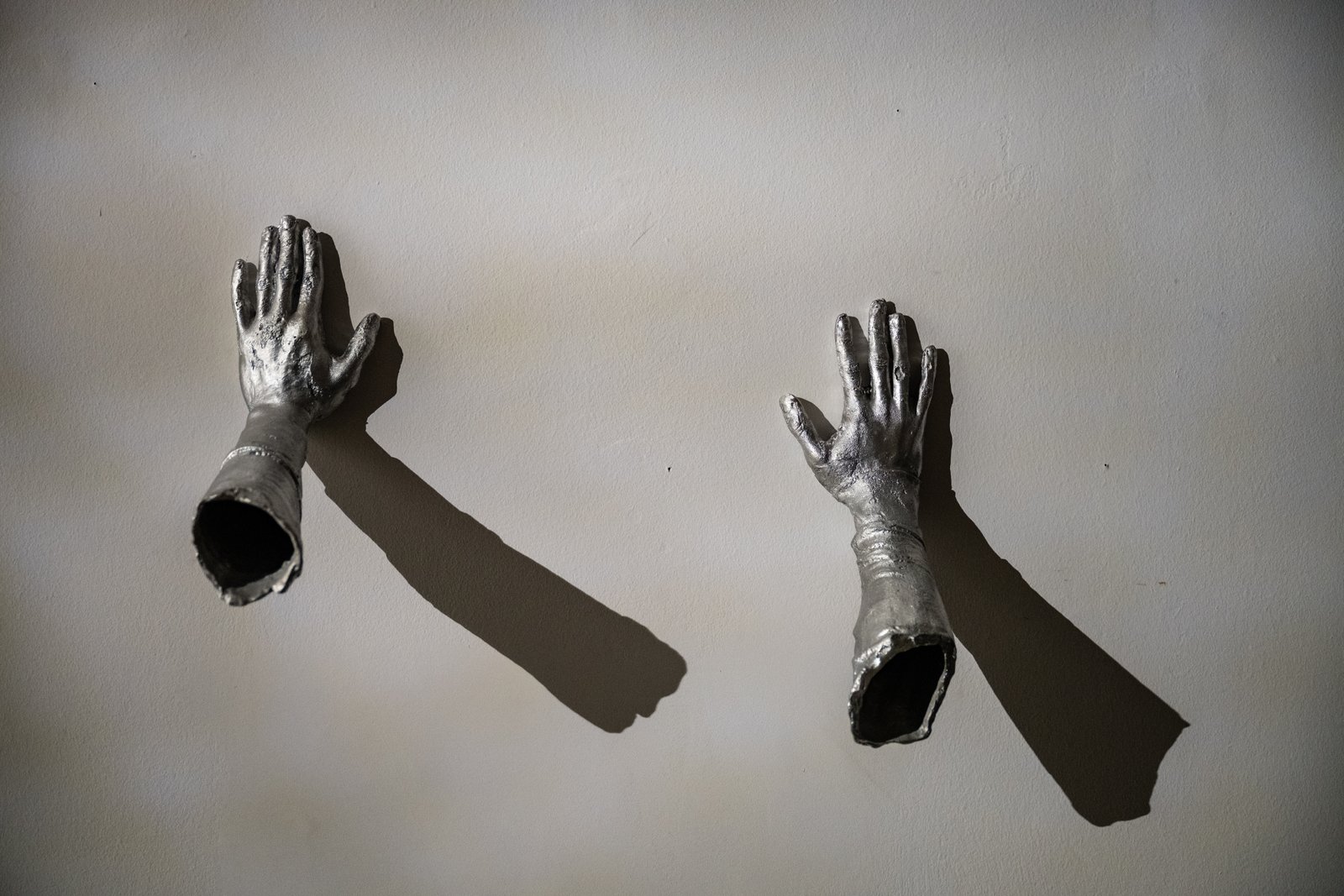 Mohamed Bourouissa Iriss, 2023 Fusione d'alluminio  Foto A. Guermani