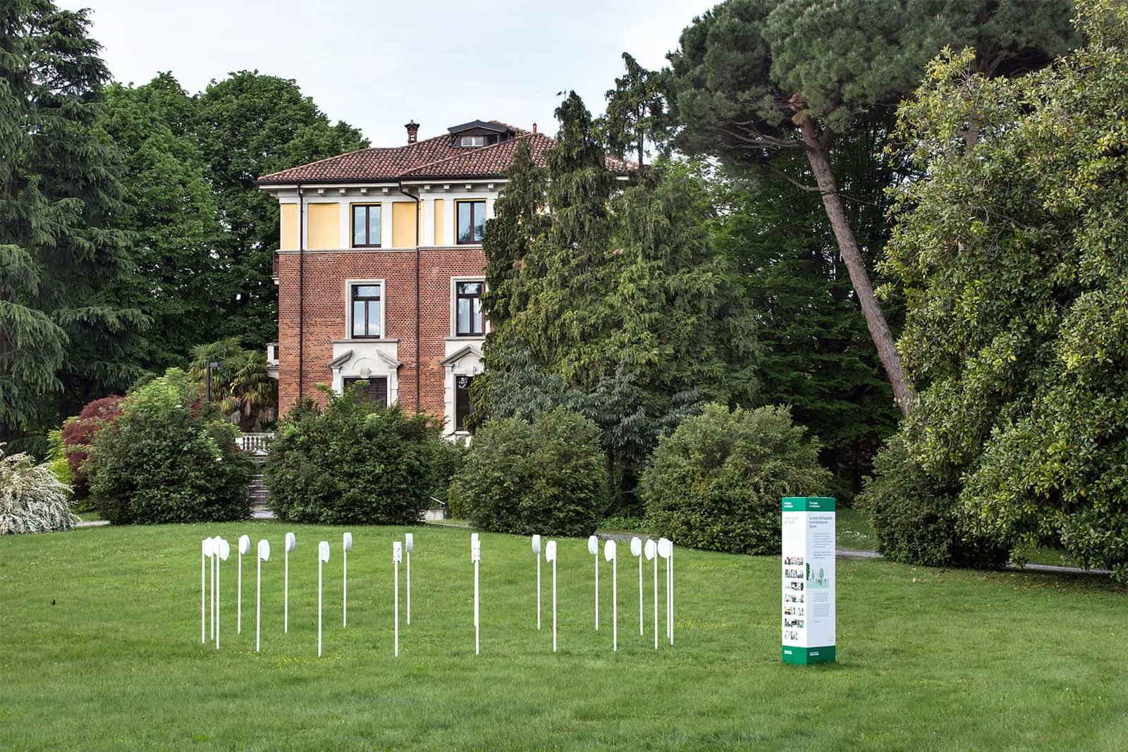 The Courage and The Memory installation, Humanitas Gavazzeni, Bergamo