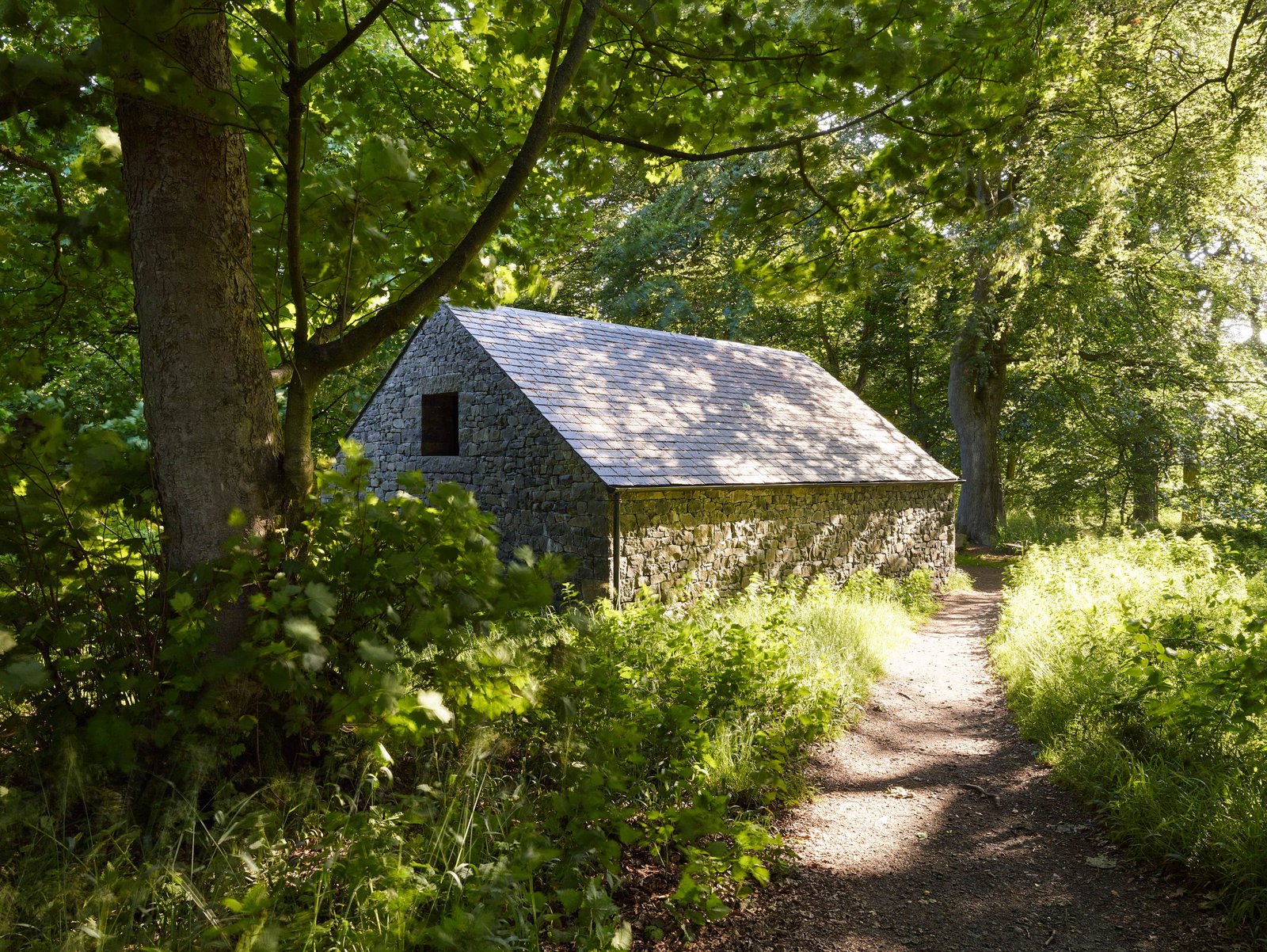 Andy Goldsworthy, Casa di pietra, 2009, fotografia di Allan Pollok Morris, per gentile concessione di Jupiter Artland