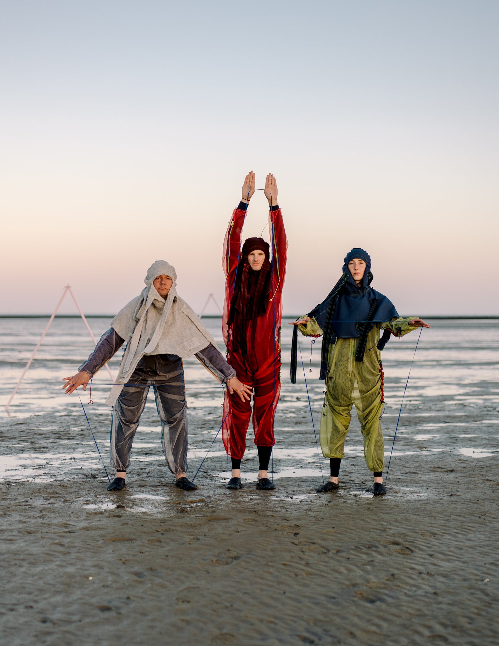  de Onkruidenier, Relearning Aquatic Evolution, 2022. Image: Marleen Annema. Copyright: de Onkruidenier  Dutch artist trio, Ronald Boer, Jonmar van Vlijmen, Rosanne van Wijk, de Onkruidenier.