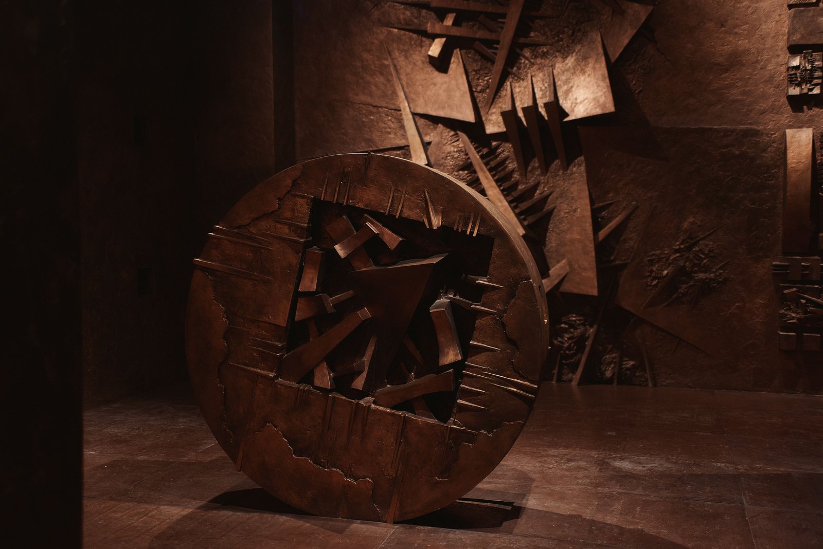 Arnaldo Pomodoro, Labirinto, fotografia di Andres Juan Suarez, per gentile concessione di Fondazione Arnaldo Pomodoro