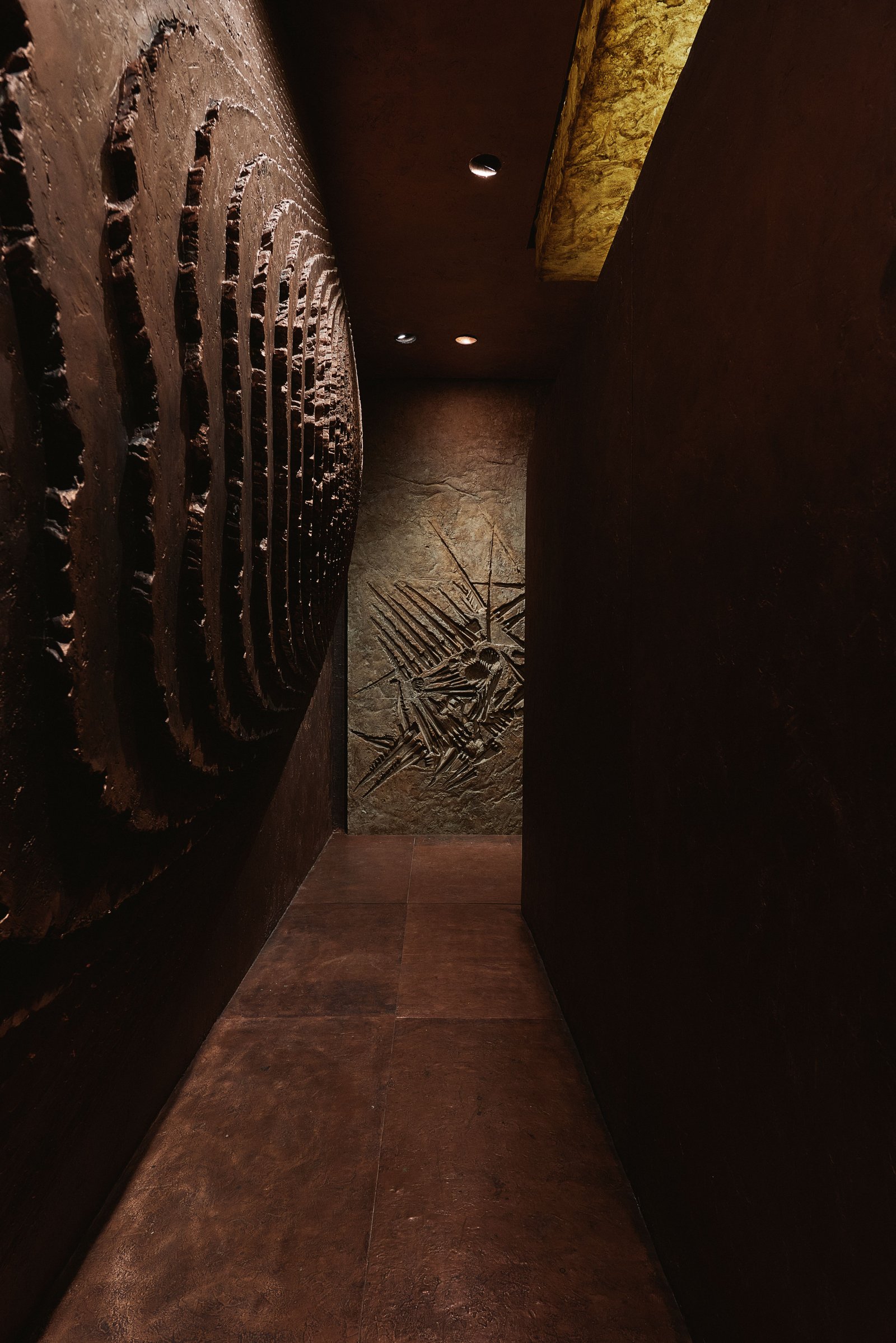 Arnaldo Pomodoro, Labirinto, fotografia di Andres Juan Suarez, per gentile concessione di Fondazione Arnaldo Pomodoro